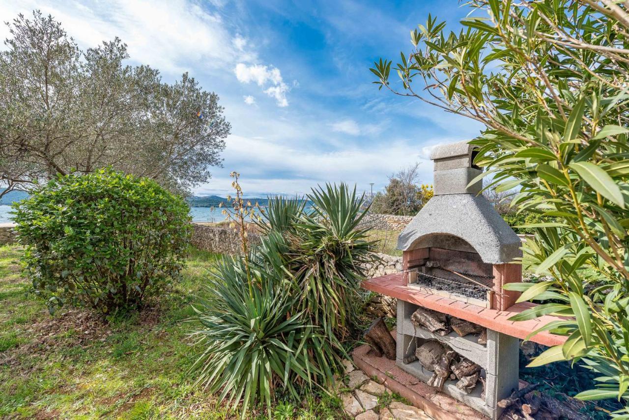 Beachfront Apartment Lostura Turanj Exteriér fotografie